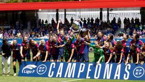 El Bar?a celebr la Liga en el ltimo partido en el Johan