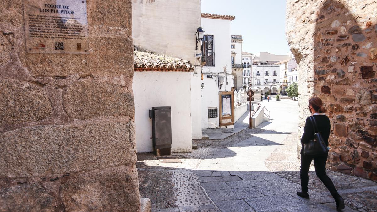 Local que se va a demoler y que está anexo a la Torre de los Púlpitos.