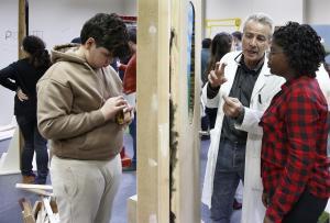 Un programa de creación artística busca crear un espacio seguro para jóvenes con cáncer