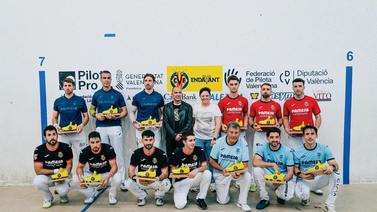 Els jugadors van rebre un detall per part del club.