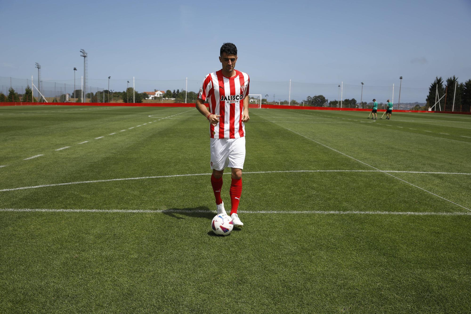 Presentación de Pascanu con el Sporting