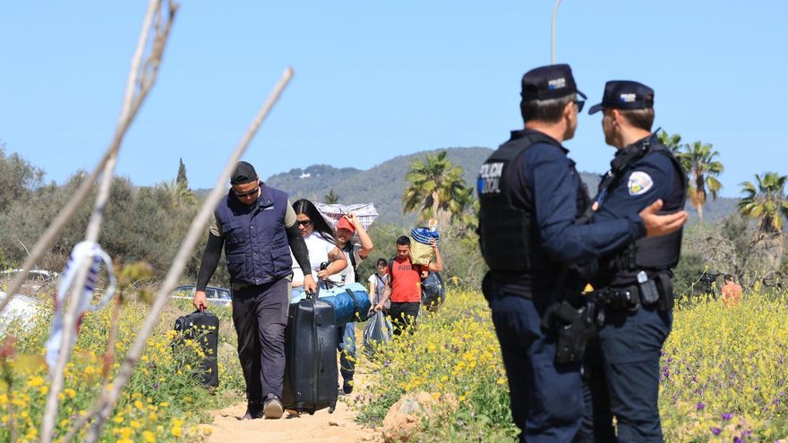 Santa Eulària comienza el desalojo de las infraviviendas de Can Rova 2