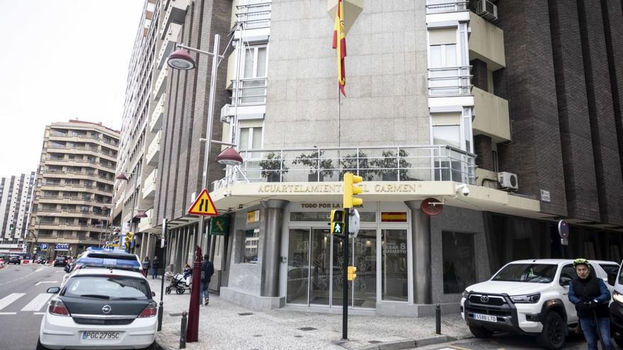 El acuartelamiento del Carmen, sede de la Comandancia, está ubicado en la avenida César Augusto. | MIGUEL ÁNGEL GRACIA