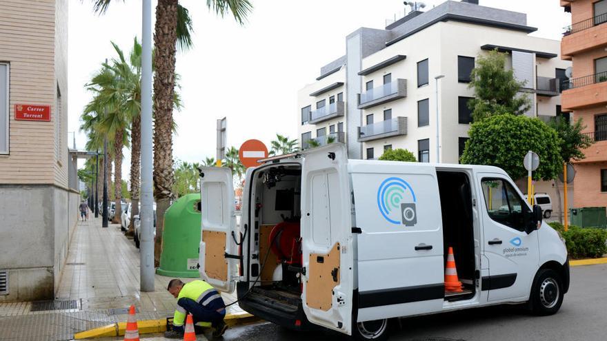 Paiporta limpia el alcantarillado y los colectores de pluviales