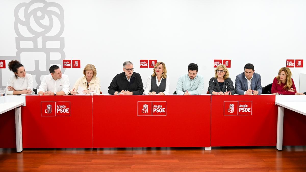 La primera reunión de la nueva Ejecutiva Regional del PSOE Aragón.