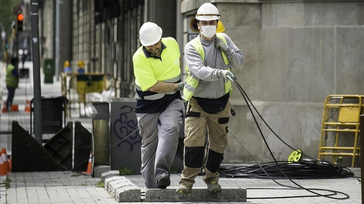 zentauroepp53132403 coronavirus trabajadores barcelona200415183420 zentauroepp53132403 coronavirus trabajadores barcelona200415183420