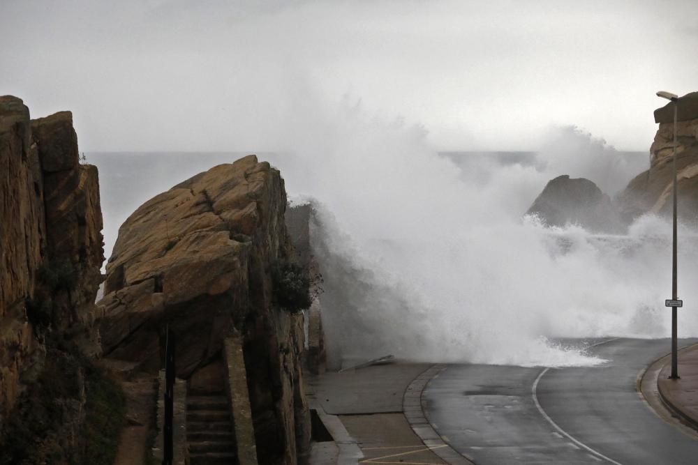 Temporal de vent i aigua a les comarques gironines