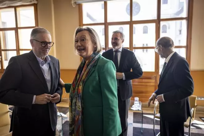 En imágenes | Jorge Azcón, Javier Lambán, Luisa Fernanda Rudi y Marcelino Iglesias charlan en el encuentro de presidentes de Aragón de EL PERIÓDICO DE ARAGÓN