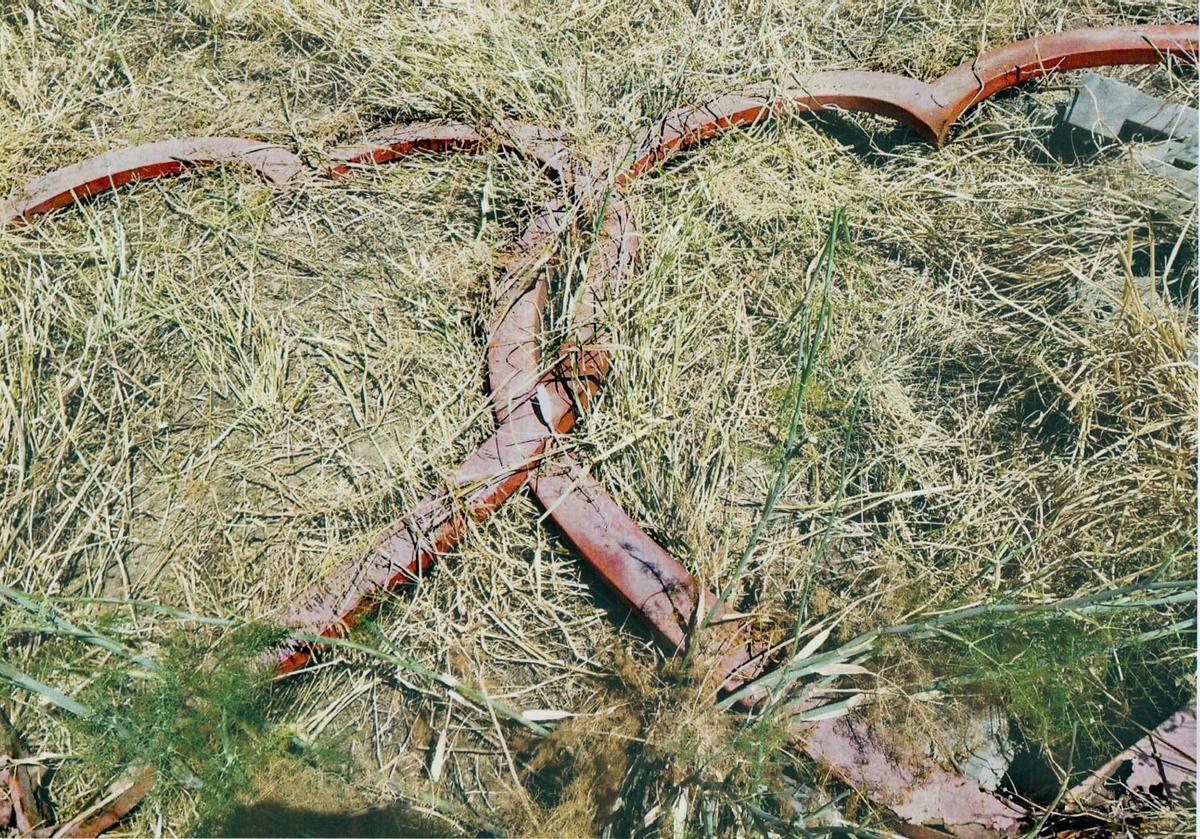 Estado actual de la escultura original de Los Corazones.