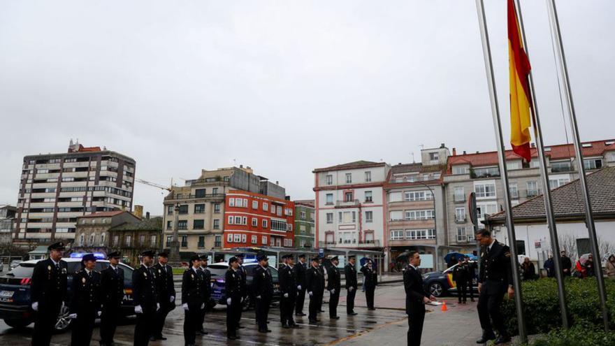 El inspector jefe Luis Hombreiro durante al acto de celebración del 200 aniversario de la Policía.   | // I.ABELLA