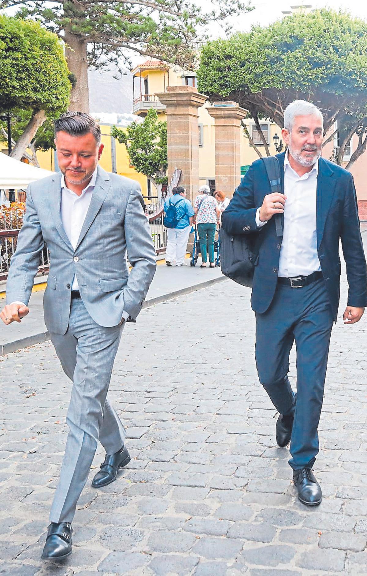 Teodoro Sosa (izquierda) y Fernando Clavijo, en Gáldar.