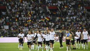 Los jugadores alemanes celebran la victoria ante Italia.