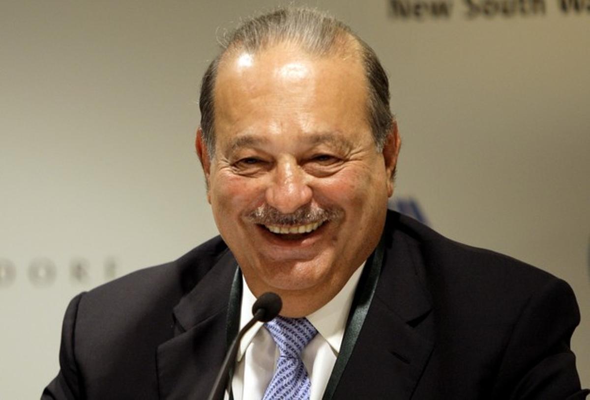 EDITORS  THIS CORRECTS THE DATE TO SEPT  29  2010    Mexican tycoon Carlos Slim Helu holds a press conference at the Forbes Global CEO conference in Sydney  Wednesday  Sept  29  2010  Forbes lists Helu as the world s richest man   AP Photo Jeremy Piper