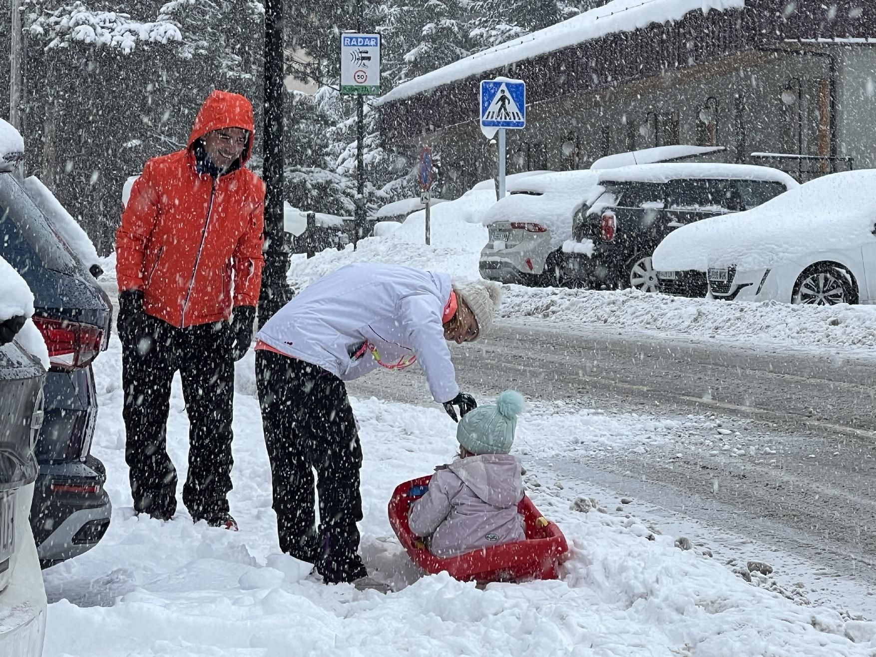 La nevada més important de la temporada emblanquina diferents punts de la Catalunya central