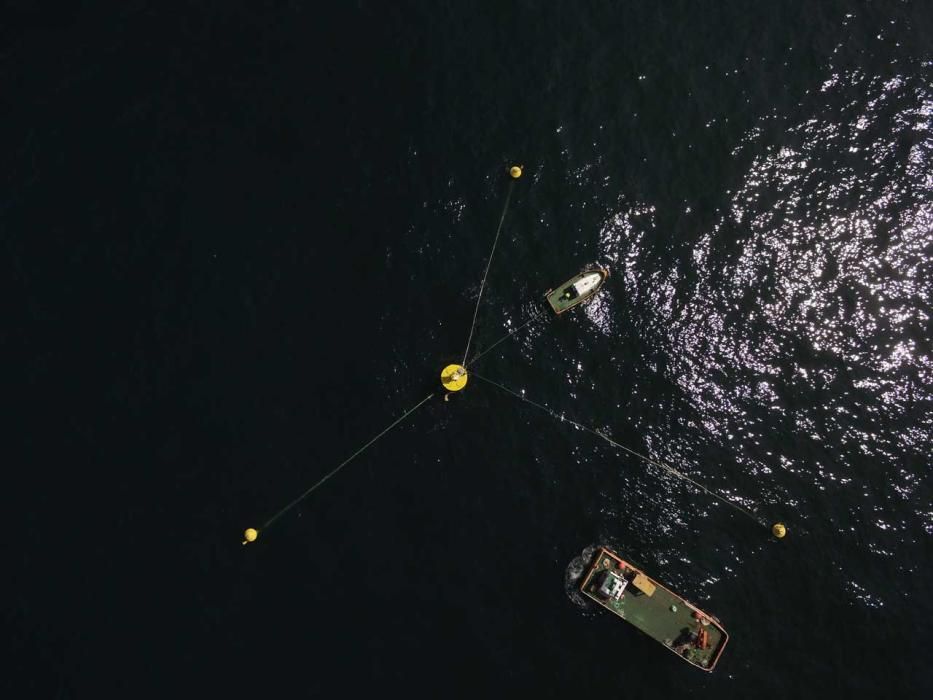 La boya viguesa "Gelula", ya a prueba en Punta Langosteira