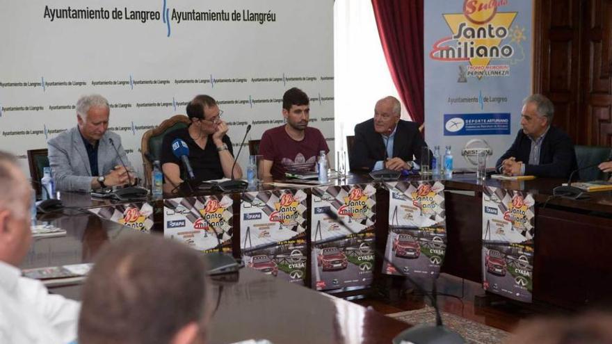 Un momento de la presentación de la prueba en el Ayuntamiento de Langreo.