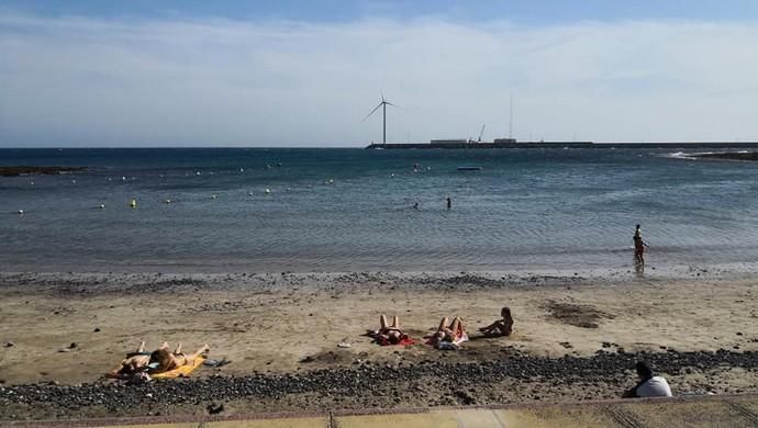 Un domingo en la playa de Arinaga