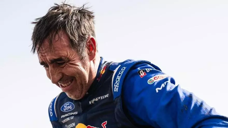 Un 'milagro' para Nani Roma: llega a tiempo al control remolcado por Laia Sanz