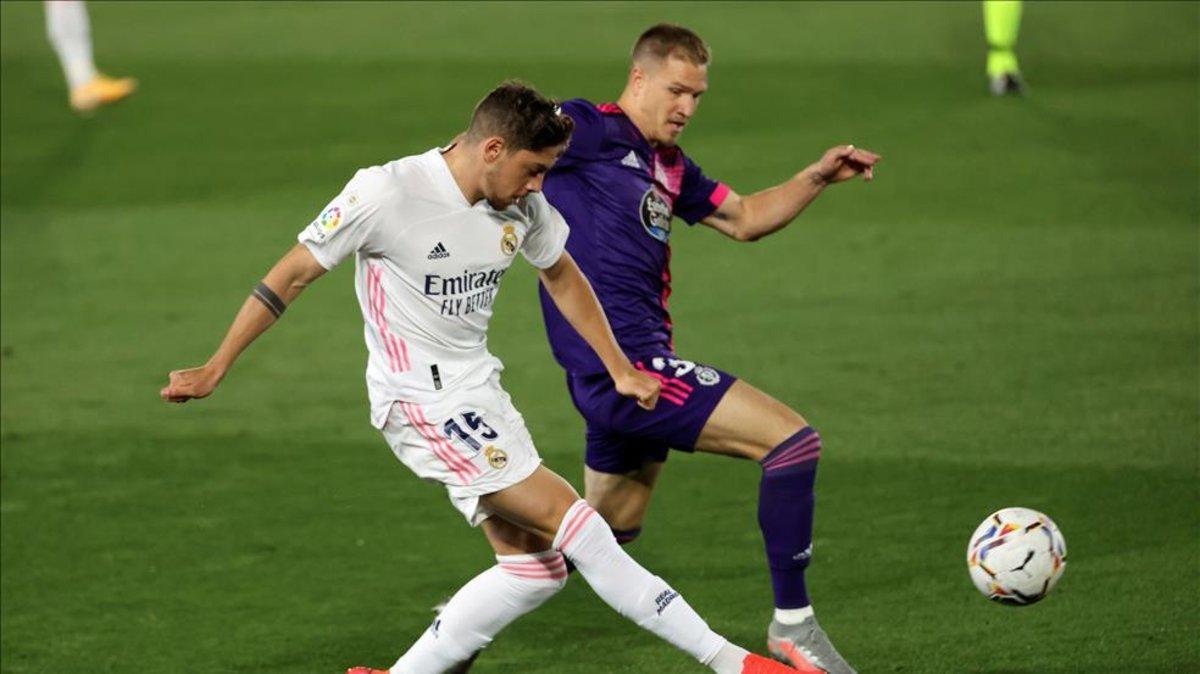 Fede Valverde, en una acción del partido de Liga ante el Valladolid (1-0)