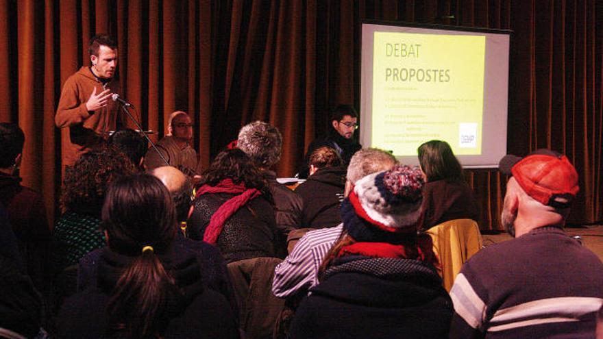 El regidor manresà Jordi Garcés parlant en l&#039;assemblea territorial que es va celebrar ahir a Artés