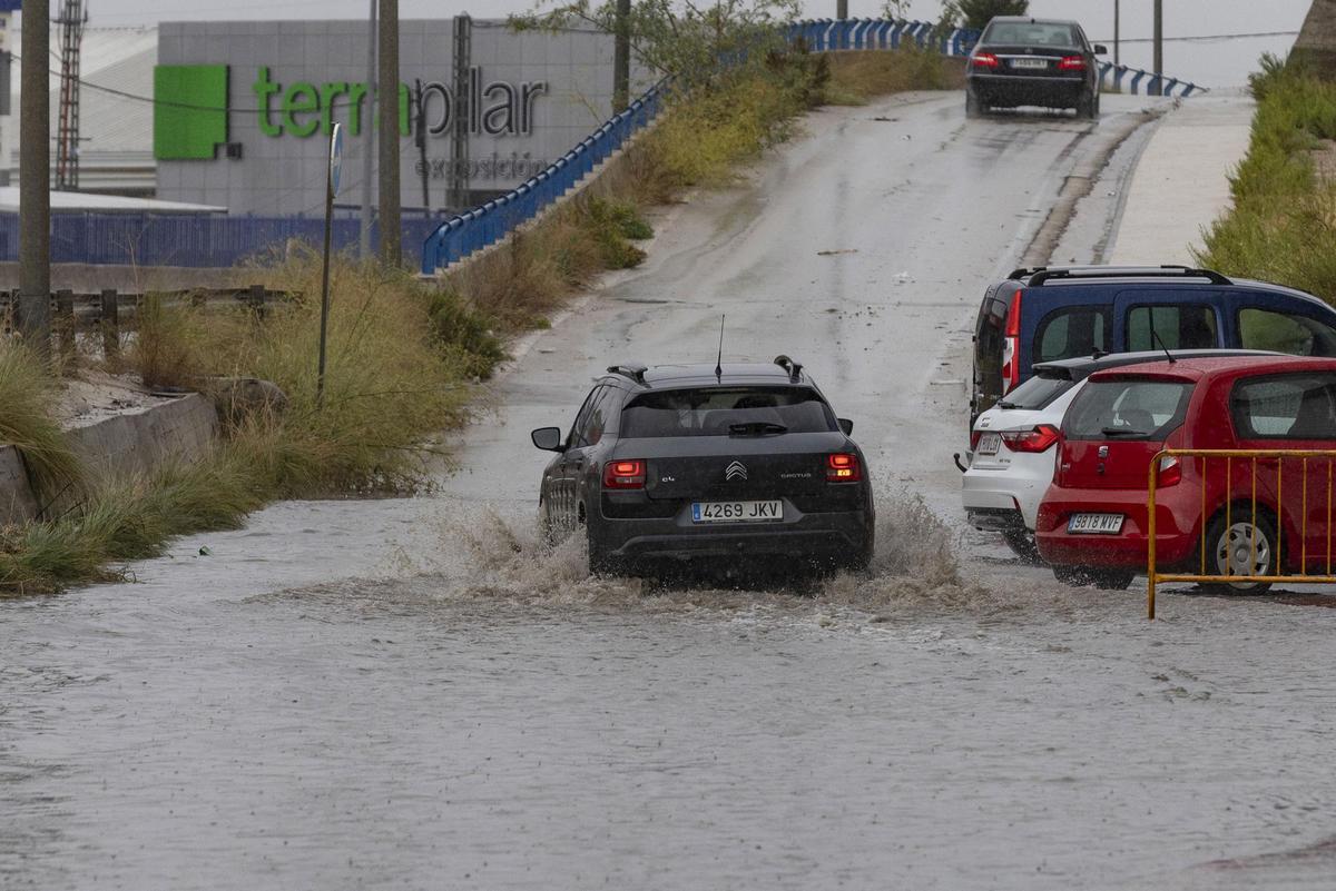 Calles inundada por la tromba de agua en la tarde de ayer