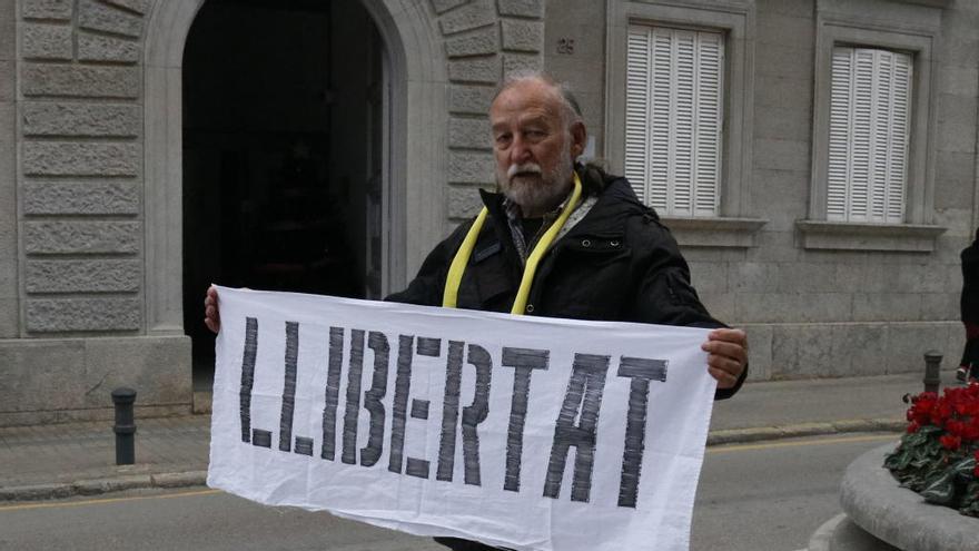 Un veí de Porqueres inicia una protesta per l&#039;alliberament dels «presos polítics»