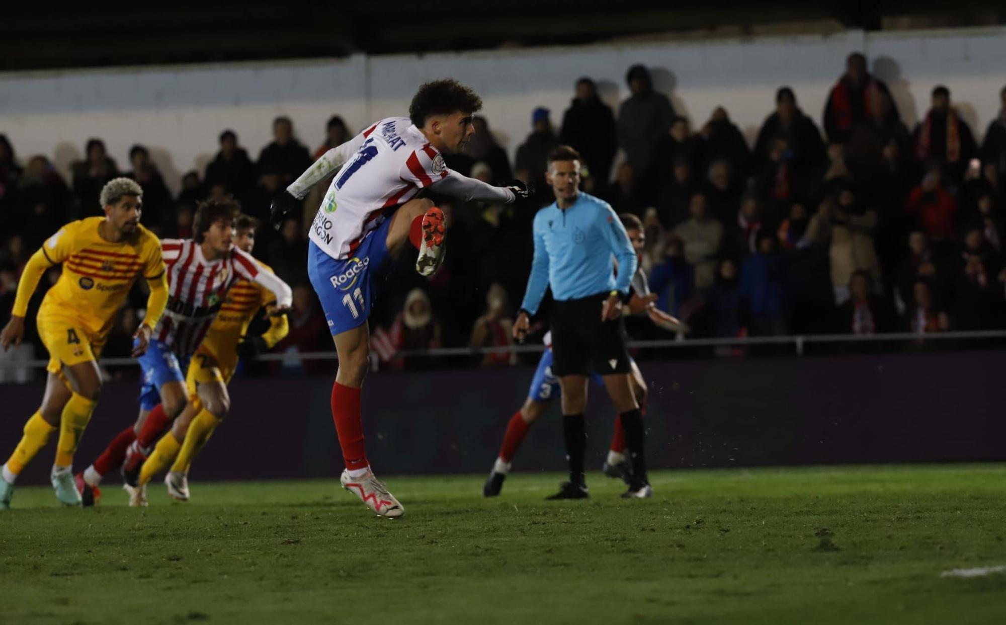 En imágenes | La UD Barbastro roza la épica y cae derrotado contra el FC Barcelona (2-3)