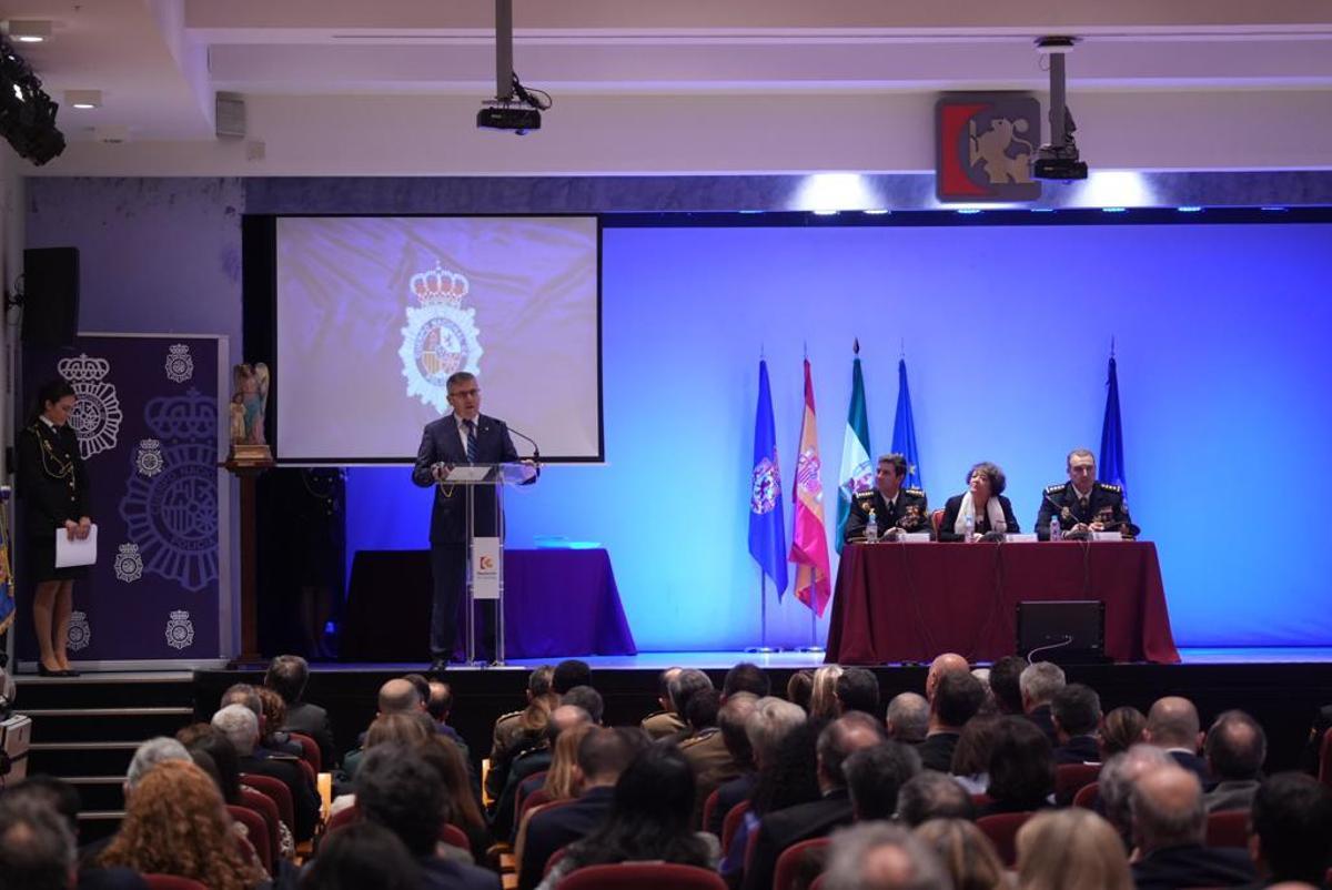 Acto por el 199 aniversario de la Policía Nacional celebrado este martes en Córdoba.