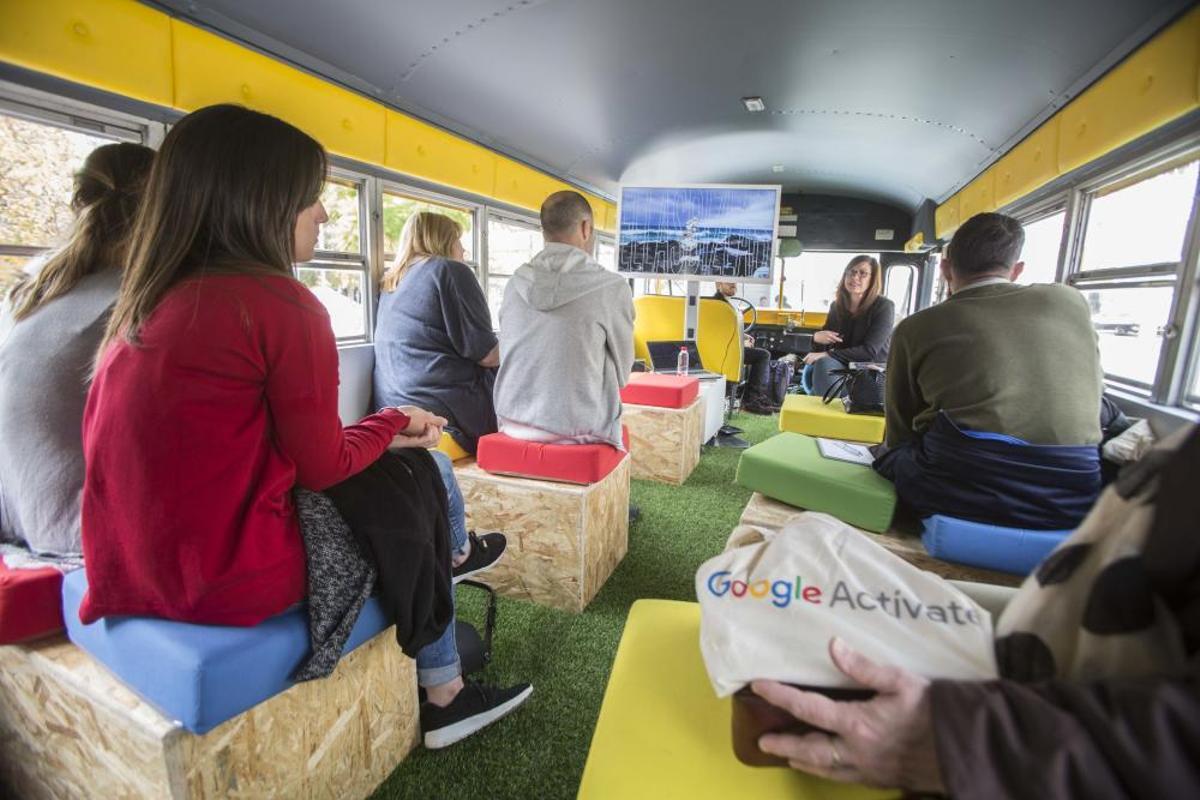 Presentación de Google Actívate en la plaza Séneca de Alicante