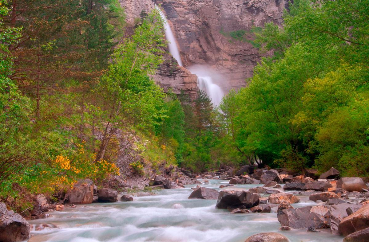La cascada de Sorrosal cerca de Broto