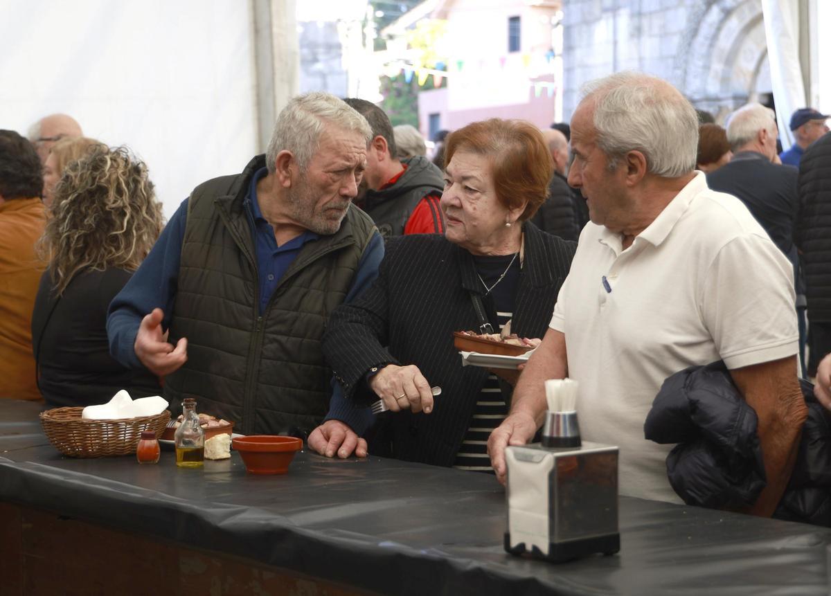 La pasión por la Candelaria ilumina Castrelos
