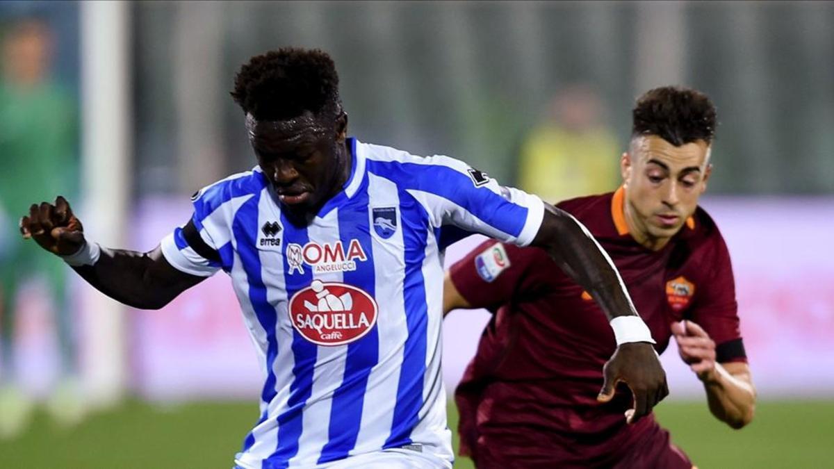 Muntari jugó la segunda mitad de la temporada 2016-17 con el Pescara