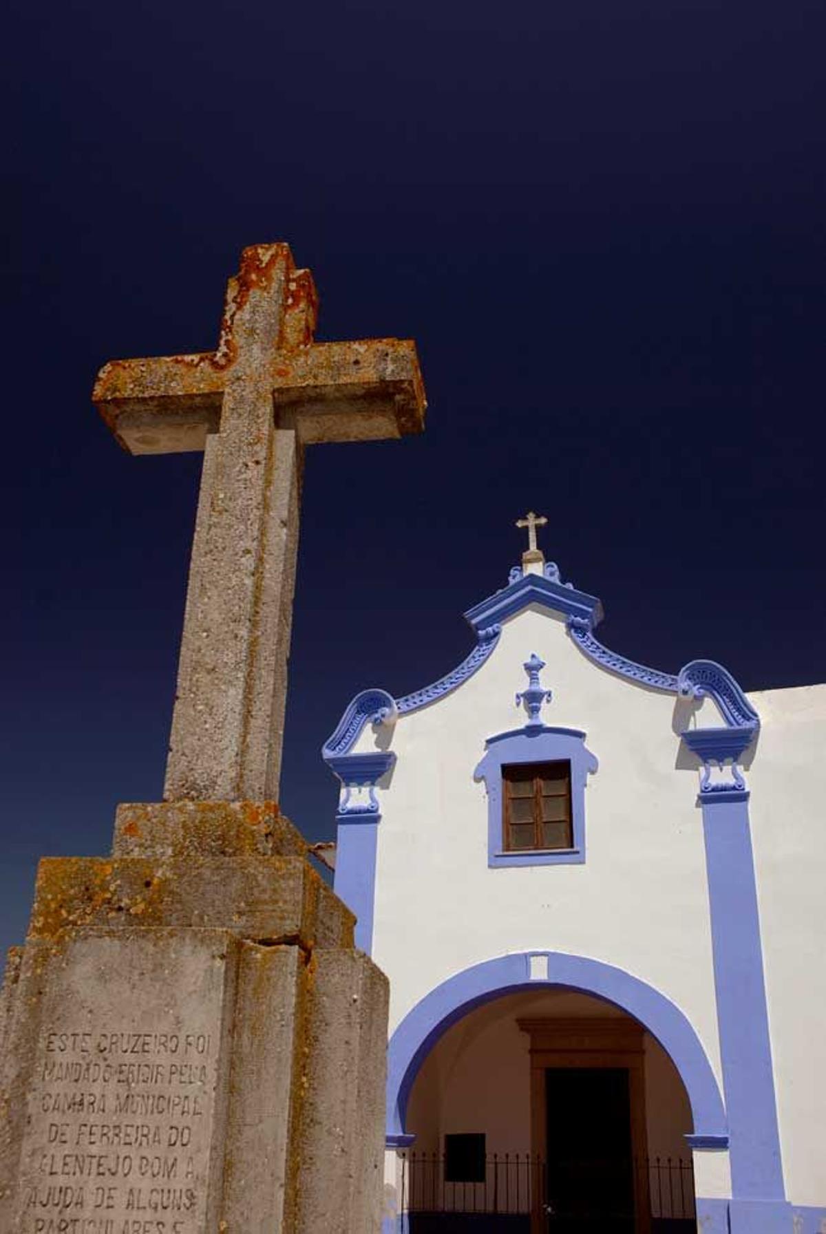 Iglesia y calvario en Ferreira do Alentejo