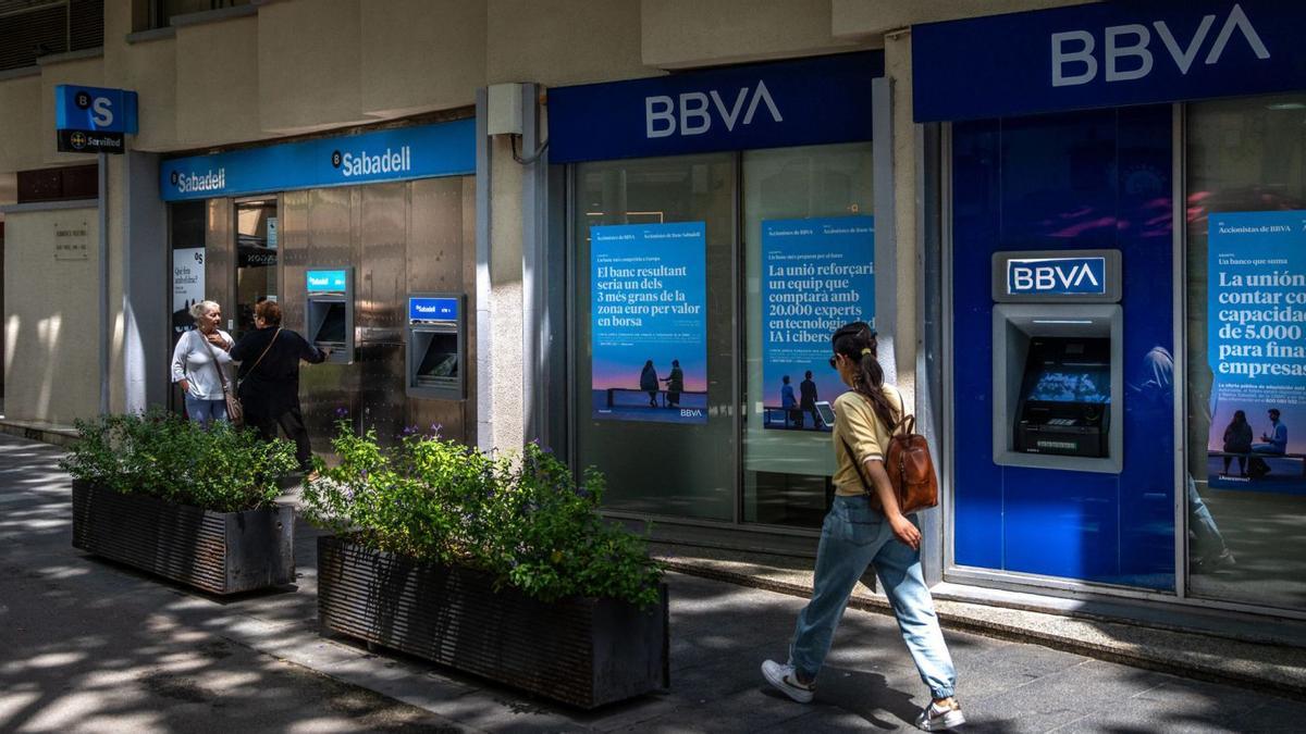MERCADO LABORAL | Los bancos deberán dar un día libre a sus empleados cuando un festivo de verano caiga en sábado