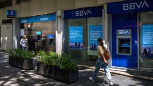 Brussel·les obre la via per sancionar Espanya per frenar l’opa del BBVA