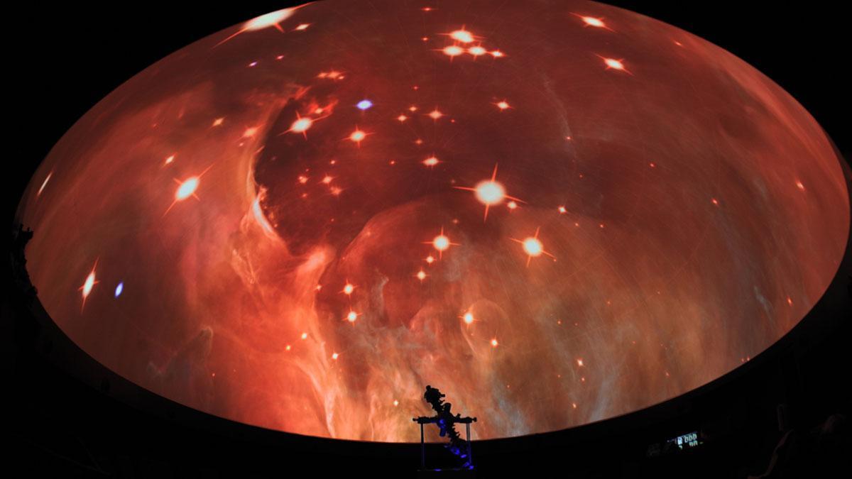Cúpula del planetario de la Casa de las Ciencias.