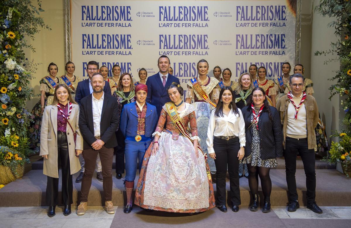 Falleras y falleros de Ontinyent.