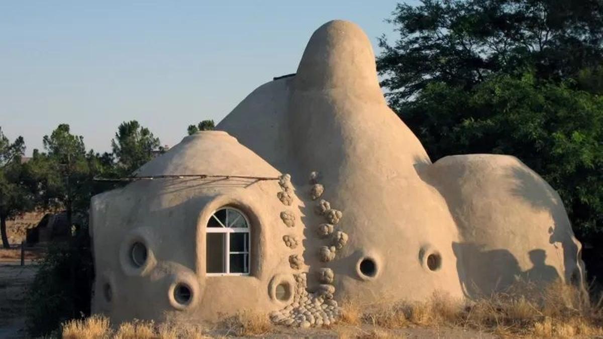 Una vivienda hecha con superadobe