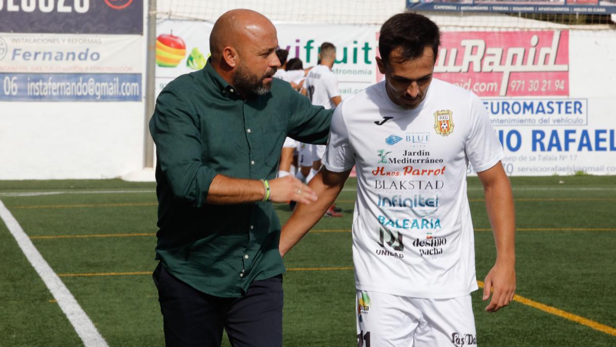 Manolo González cumple este domingo 50 partidos con la Peña Deportiva.