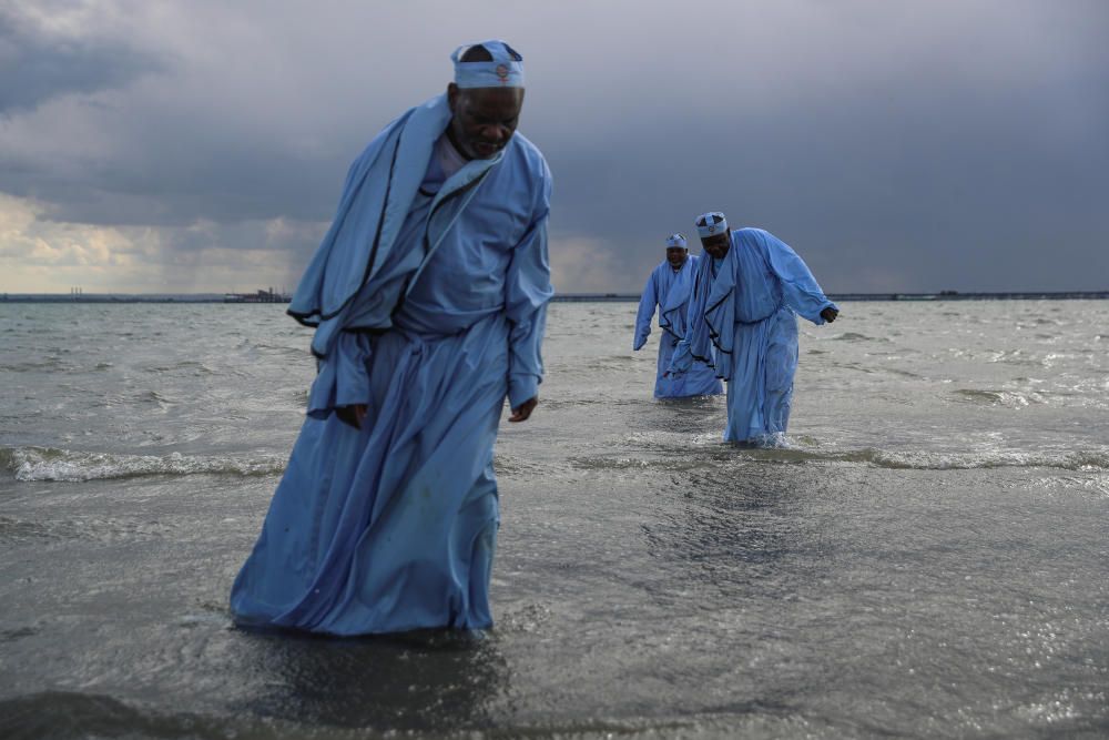 The Wider Image: African churches boom in ...