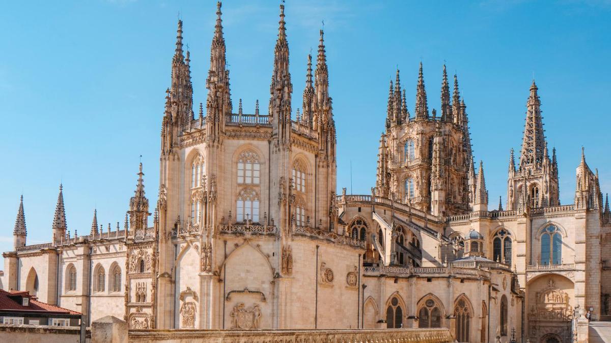 Esta catedral burgalense es una de las más especiales y bonitas de España.
