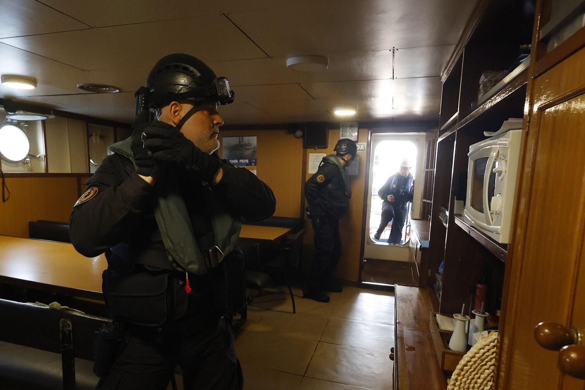 Ensayo de asalto en plena ría de Pontevedra