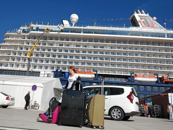 "Mein Schiff 4"