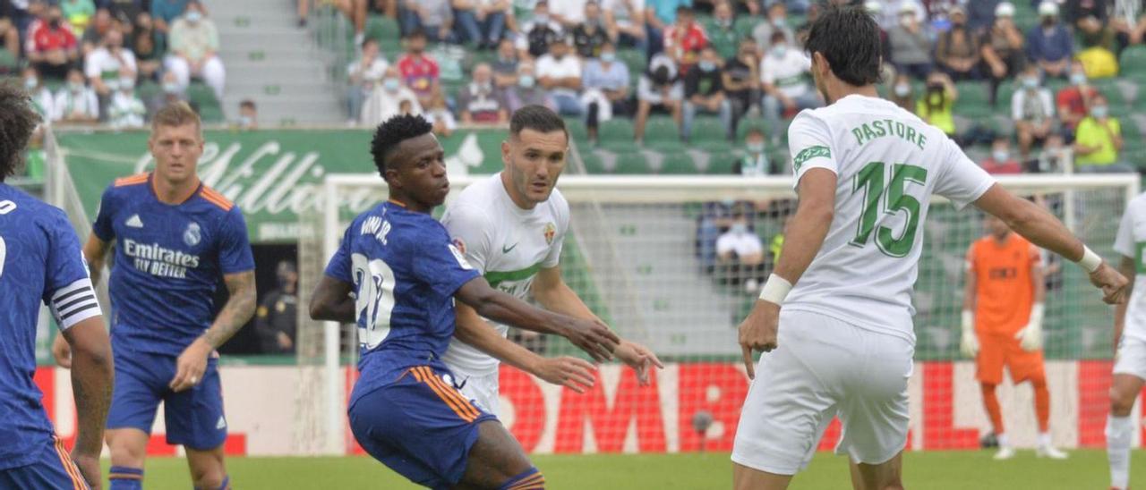 Kroos, Vinicius, Pérez y Pastore, en el último Elche-Madrid del pasado 30 de octubre.