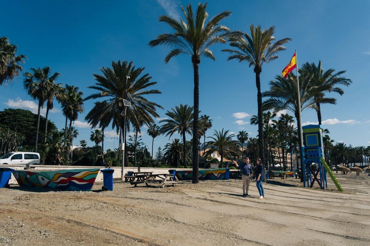 Playa de San Pedro Alcántara donde se pueden hacer moragas.