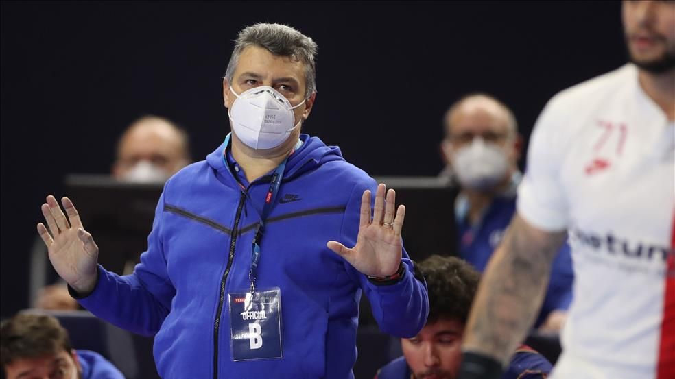 Xavi Pascual durante la semifinal ante el París Saint Germain que acabó ganando