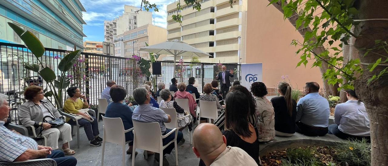 Rafa Triguero y Vicent Marí impulsarán programas de actividades para que la gente mayor &quot;no se tenga que quedar en casa&quot;