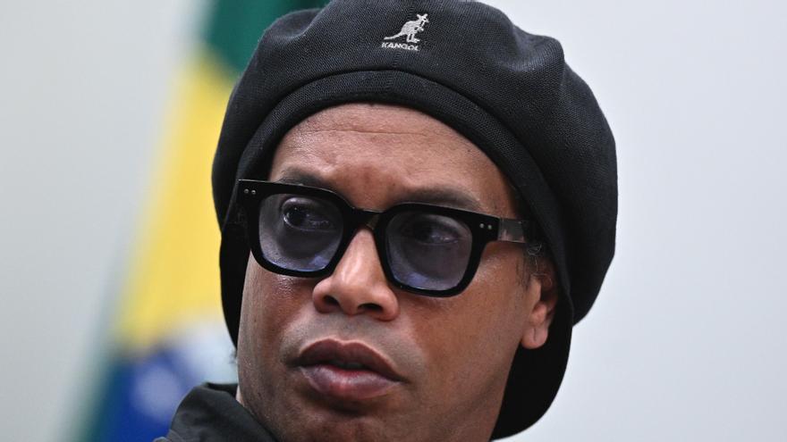 Ronaldinho alega ante el Congreso que su nombre fue usado indebidamente en una estafa