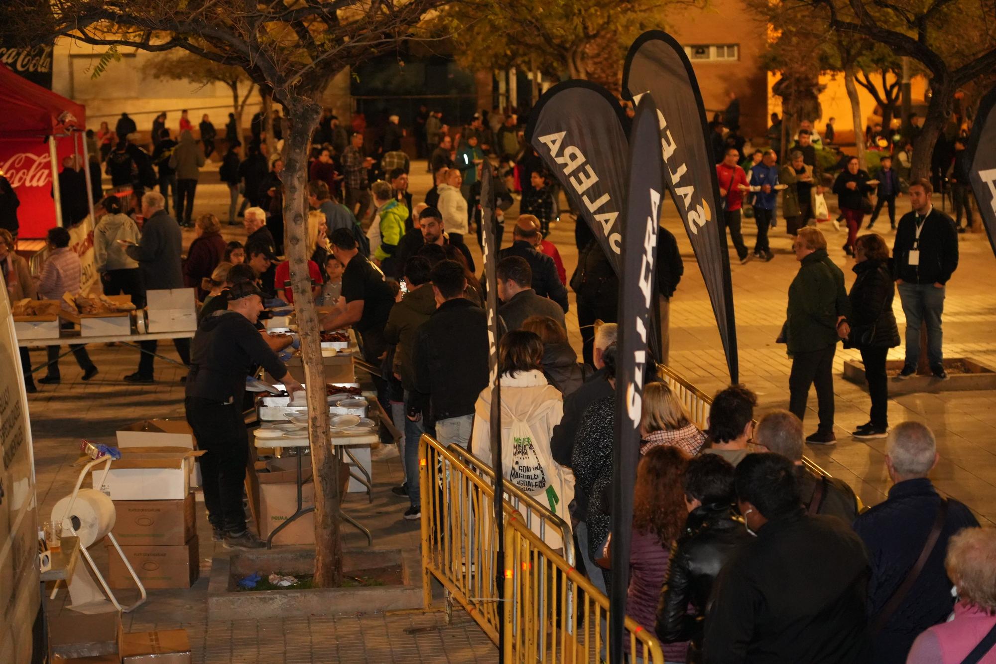 Imágenes de Magdalena: Barbacoa popular para más de 4.000 personas en Castelló