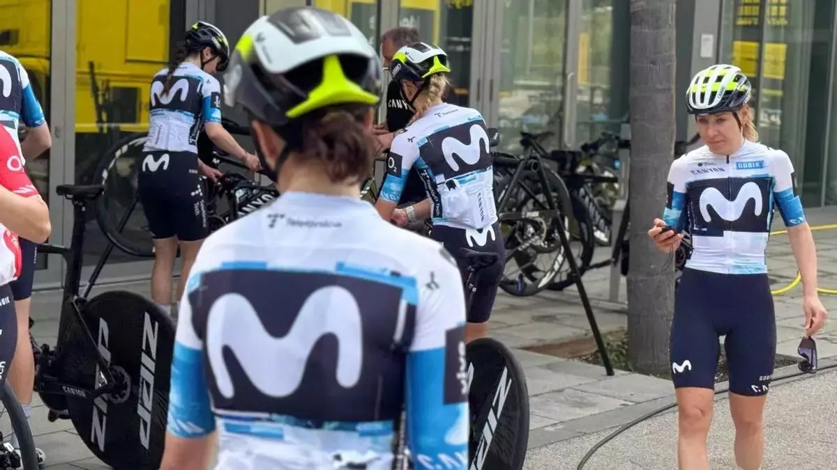 As赤 se ha preparado la contrarreloj por equipos de la Vuelta femenina en Barcelona